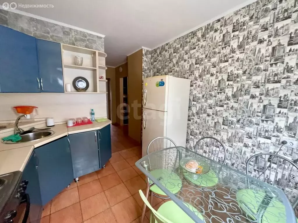 3-комнатная квартира: Ачинск, 4-й Привокзальный микрорайон, 4 (65.2 м) - Фото 2