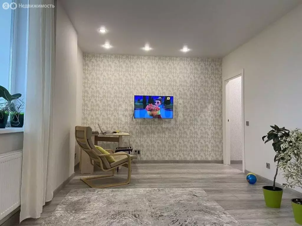 3-комнатная квартира: Пермь, Локомотивная улица, 1А (83.5 м) - Фото 2