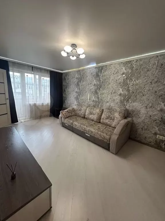 1-к. квартира, 30,5 м, 5/5 эт. - Фото 0