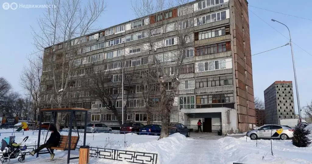 1-комнатная квартира: Тюмень, улица Щорса, 1А (33 м) - Фото 0