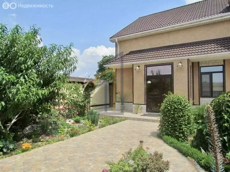 Дом в Заозёрное, улица Гайдара (180 м) - Фото 2