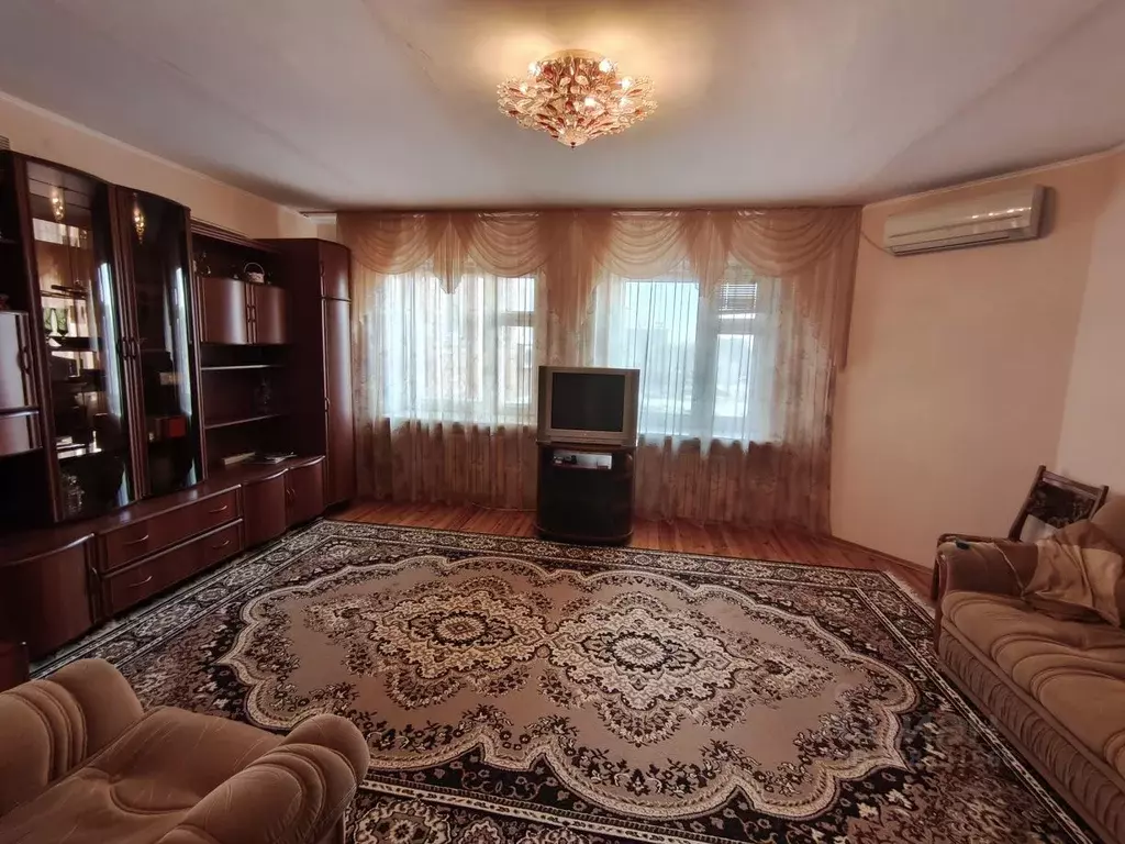 3-к кв. Оренбургская область, Оренбург ул. 8 Марта, 8 (108.0 м) - Фото 1