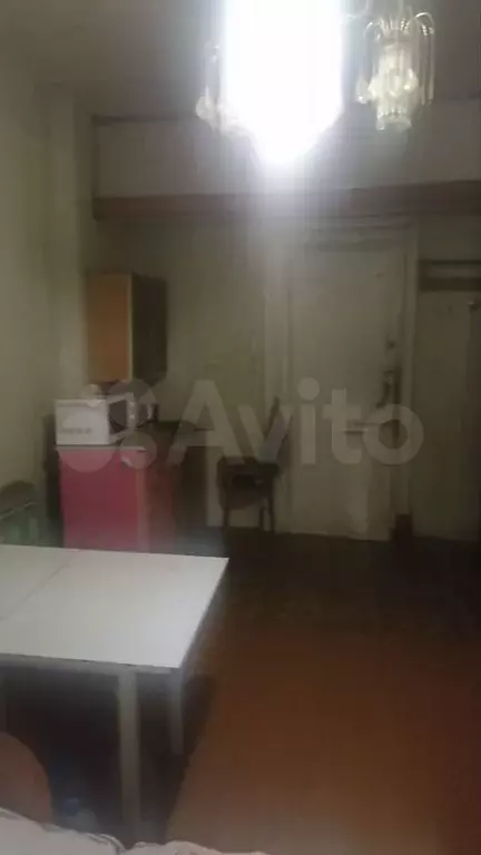 Комната 20 м в 8-к., 1/3 эт. - Фото 0