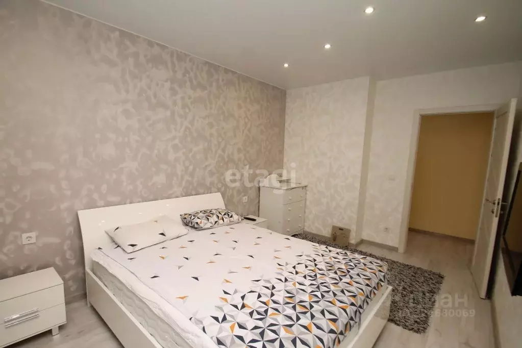 2-к кв. Тюменская область, Тюмень ул. Александра Протозанова, 12к1 ... - Фото 2