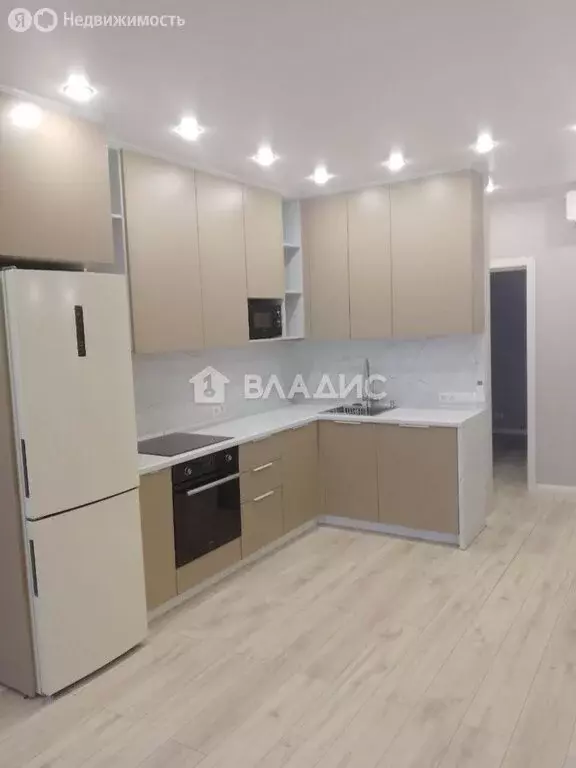 3-комнатная квартира: Пермь, улица Революции, 2А (85 м) - Фото 1