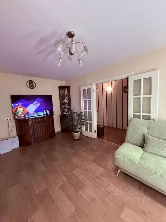 3-к кв. Тюменская область, Тюмень ул. Елизарова, 8 (63.2 м) - Фото 1