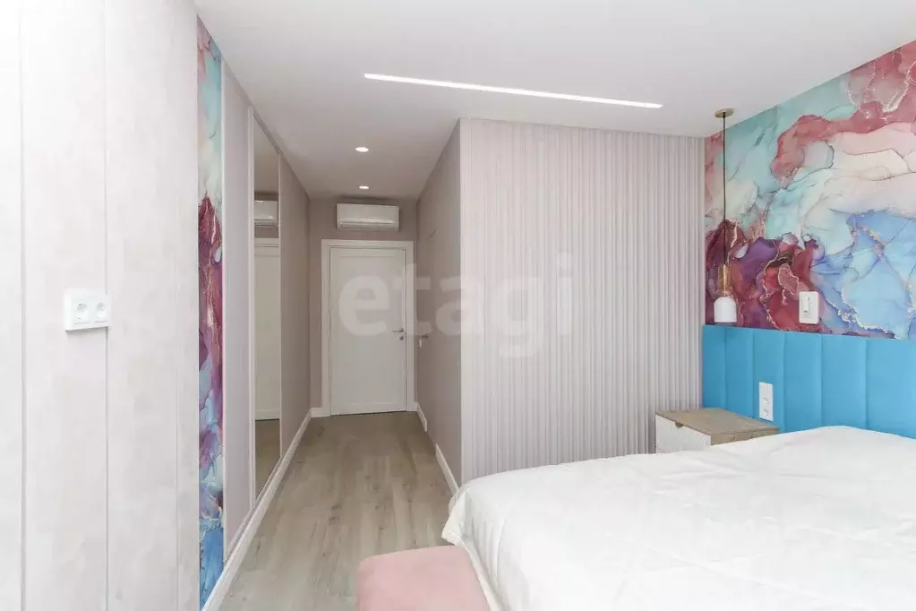 Дом в Тюменская область, Тюмень ул. 8 Августа (268 м) - Фото 0