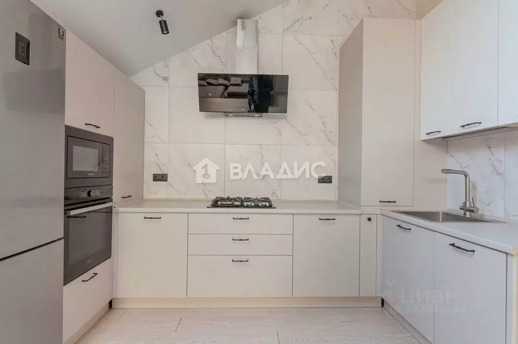 2-к кв. Вологодская область, Вологда ул. Бурмагиных, 35 (85.5 м) - Фото 0