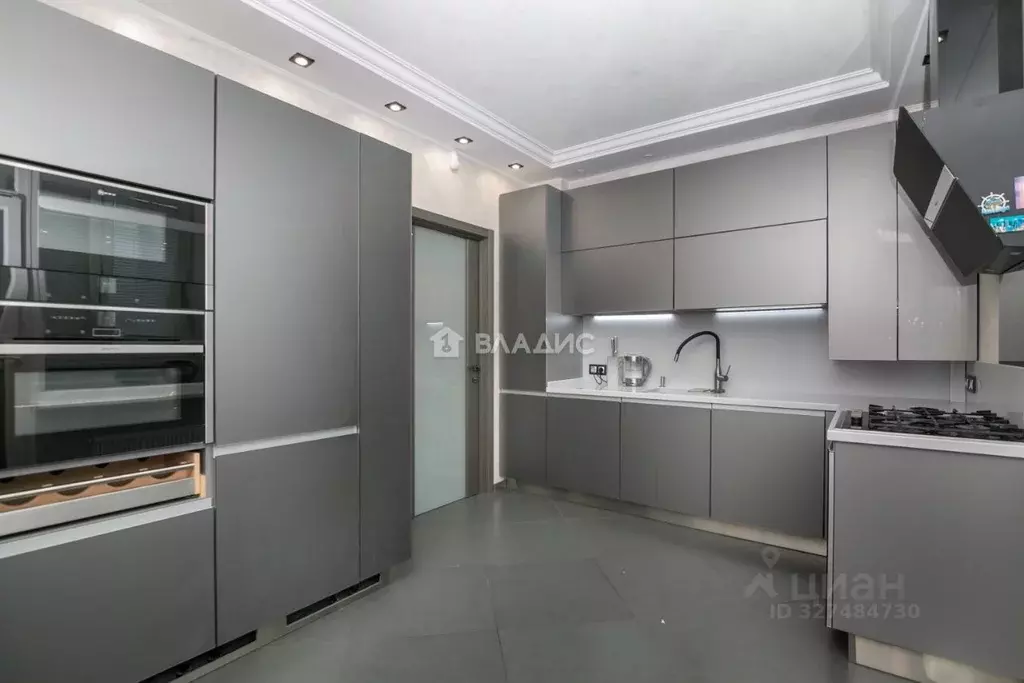 2-к кв. Севастополь ул. Льва Толстого, 16А (78.1 м) - Фото 1