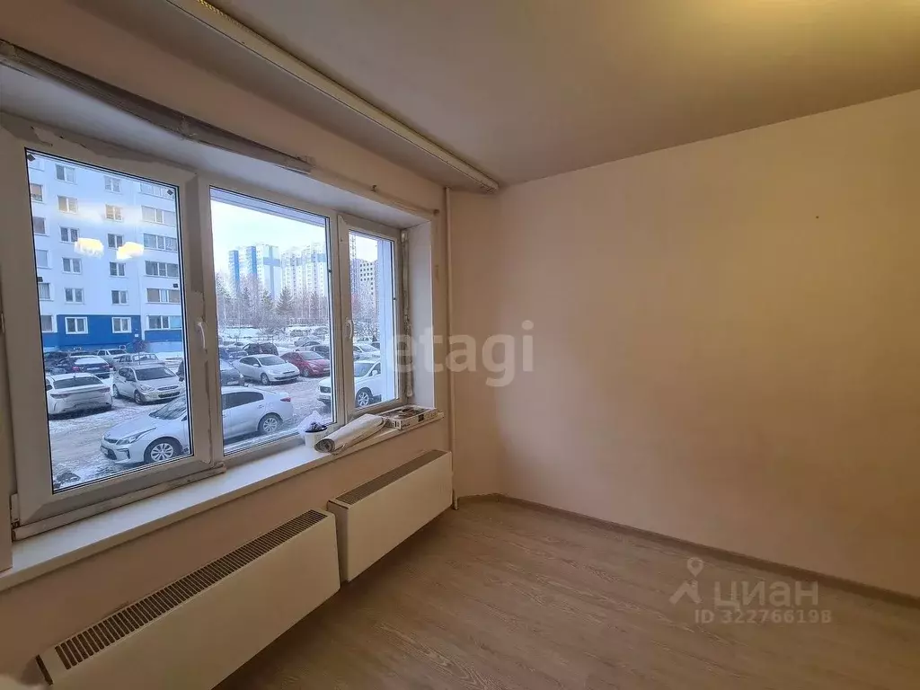 3-к кв. Курганская область, Курган Заозерный жилрайон, 5-й мкр, 18к2 ... - Фото 1