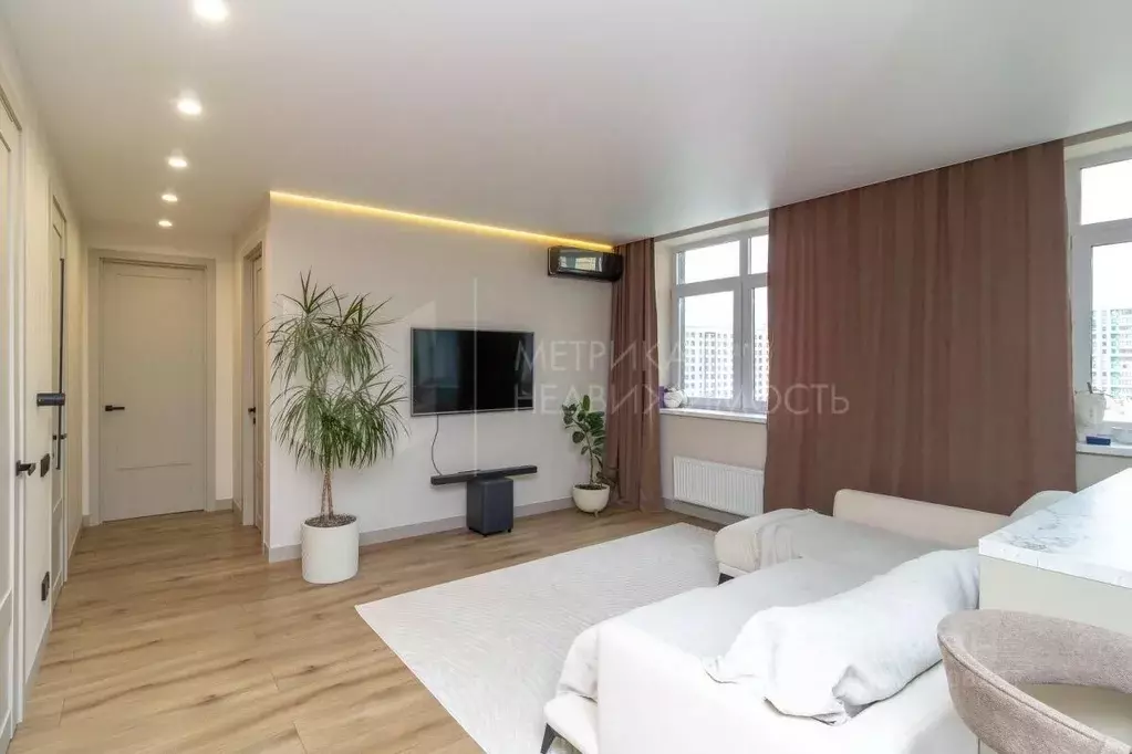 3-к кв. Тюменская область, Тюмень ул. Ю.-Р.Г. Эрвье, 38 (74.0 м) - Фото 1