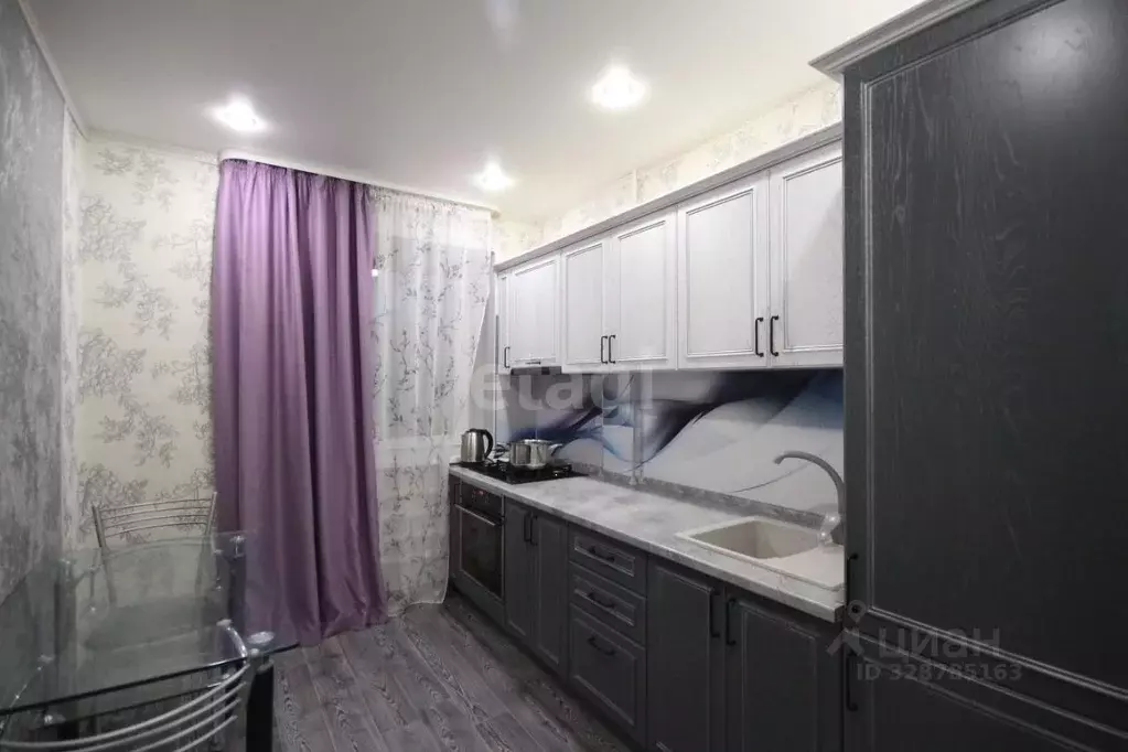 2-к кв. Ямало-Ненецкий АО, Новый Уренгой Сибирская ул., 17 (56.0 м) - Фото 1