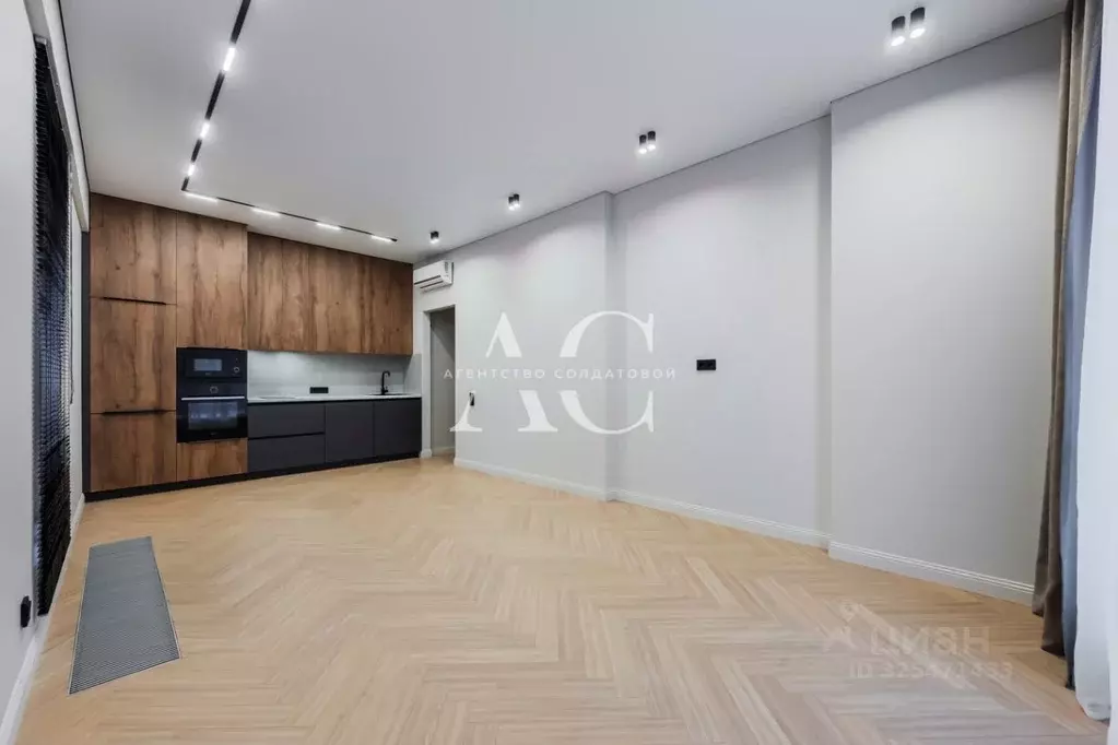 2-к кв. Свердловская область, Екатеринбург ул. Машинная, 1в/3 (78.7 м) - Фото 1