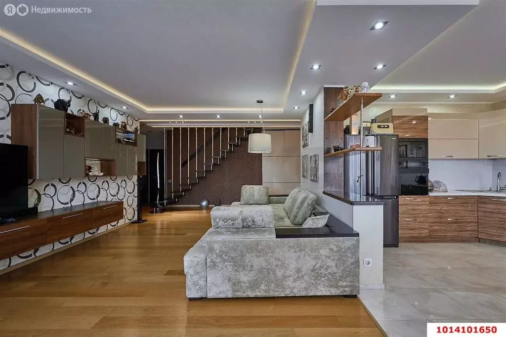 5-комнатная квартира: Краснодар, Гаражная улица, 67 (170 м) - Фото 0