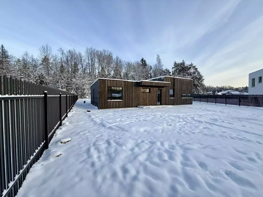 Дом в Ленинградская область, Выборгский район, Первомайское с/пос, ... - Фото 1