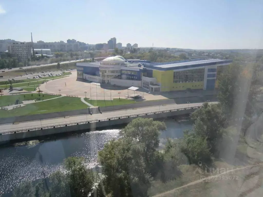 2-к кв. Белгородская область, Белгород Гостенская ул., 2а (70.0 м) - Фото 0