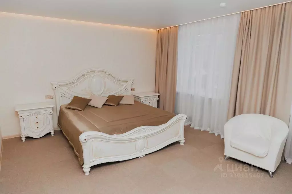 Комната Красноярский край, Красноярск ул. Дубровинского, 80 (35.0 м) - Фото 0