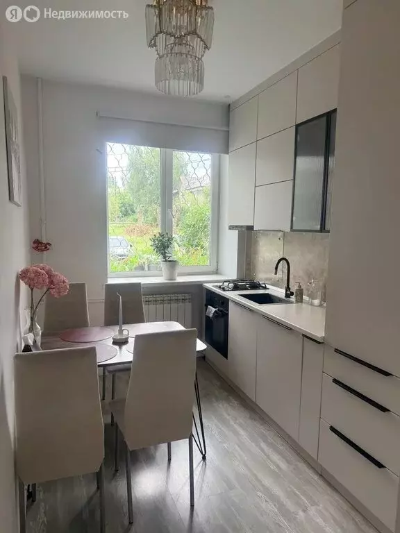 3-комнатная квартира: Ревда, улица Жуковского, 16 (66 м) - Фото 1