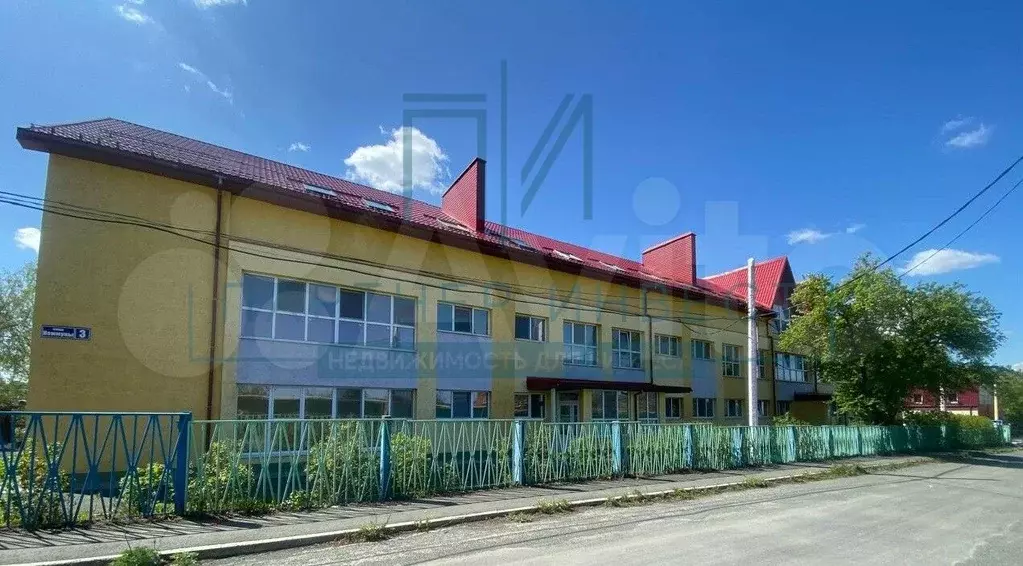 Сдается здание 2432м2 - Фото 0