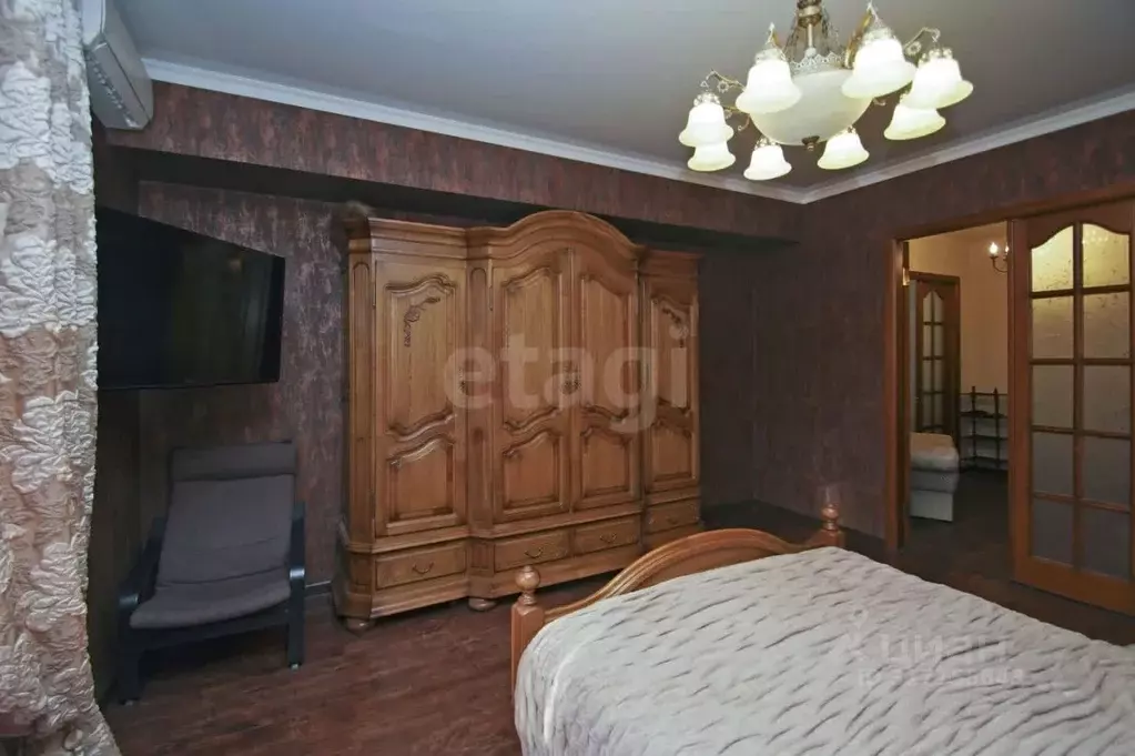2-к кв. Омская область, Омск просп. Карла Маркса, 10 (90.4 м) - Фото 0