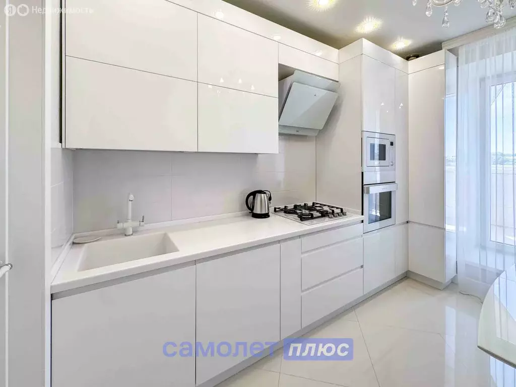 3-комнатная квартира: Чебоксары, улица Байдула, 5к1 (77.5 м) - Фото 0