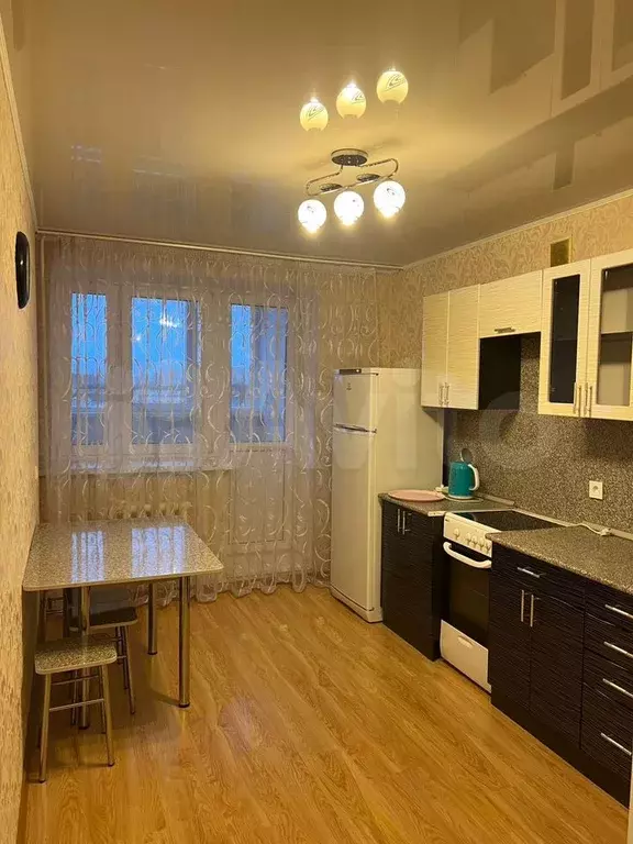 1-к. квартира, 42 м, 8/9 эт. - Фото 1