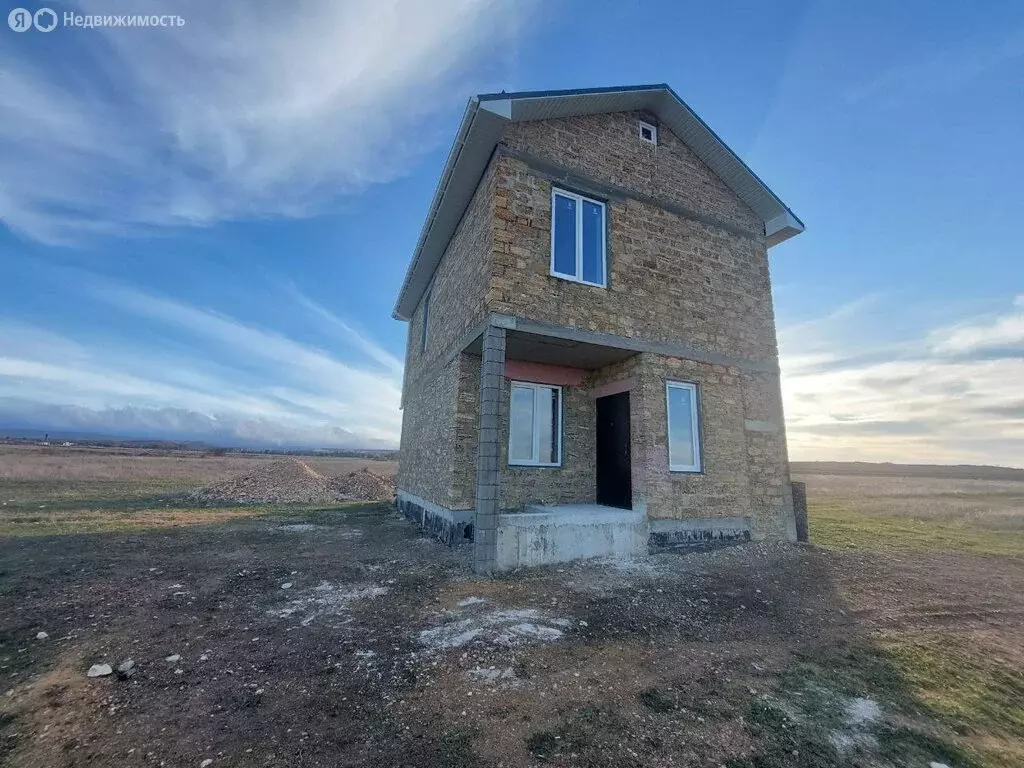 Дом в Бахчисарайский район, село Ароматное (86.6 м) - Фото 1