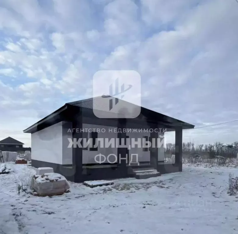 Дом в Саратовская область, Энгельсский район, Новопушкинское ... - Фото 0