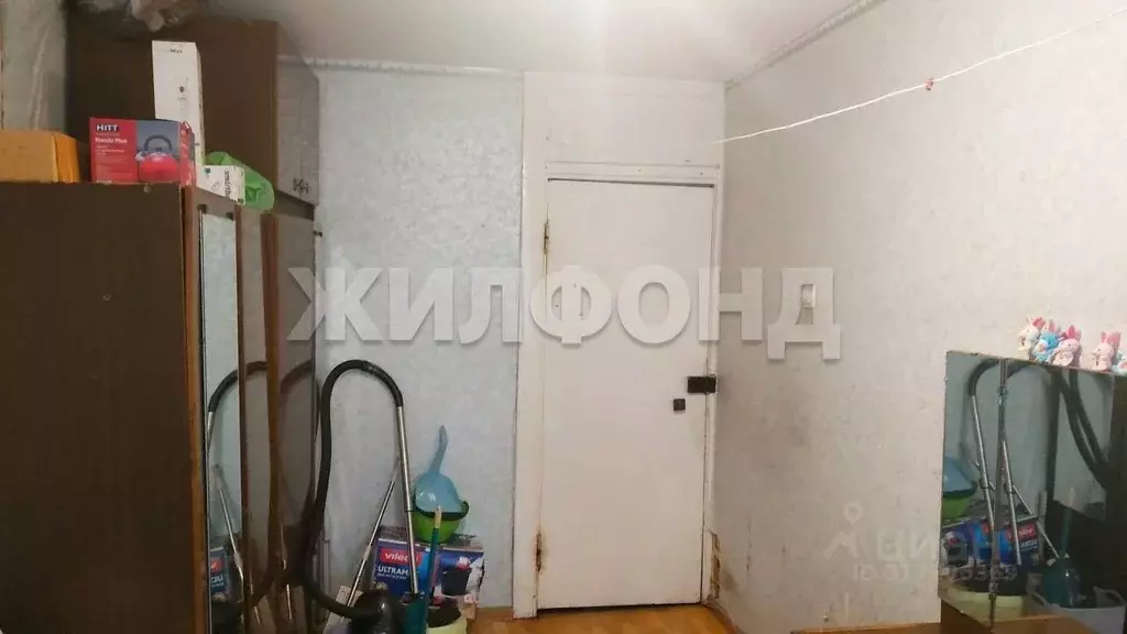 Комната Новосибирская область, Новосибирск ул. Макаренко, 10 (28.1 м) - Фото 1