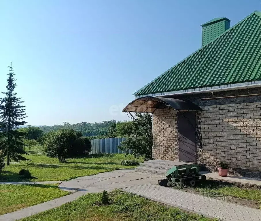 Дом в Белгородская область, Старооскольский городской округ, с. ... - Фото 1