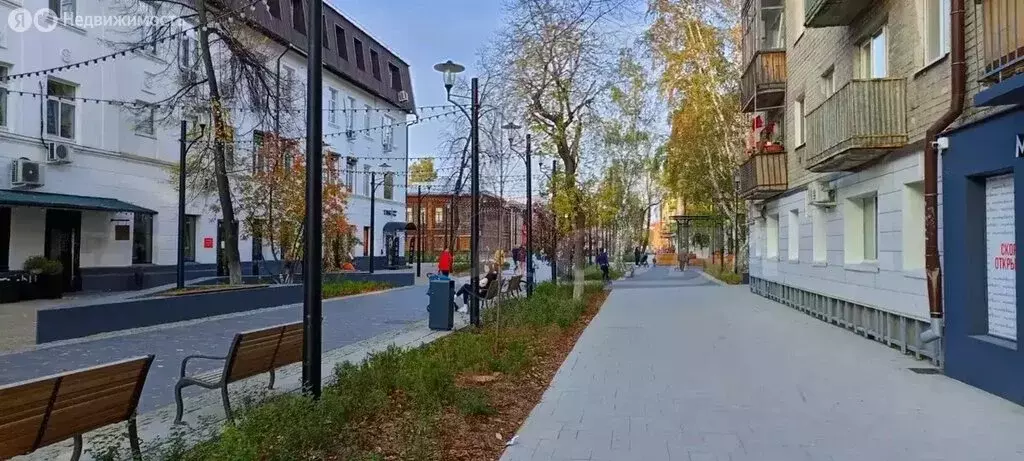 2-комнатная квартира: Тюмень, улица Хохрякова, 32 (60 м) - Фото 1