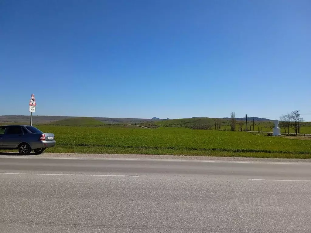 Участок в Крым, Кировский район, Первомайское с/пос, с. Первомайское  ... - Фото 2