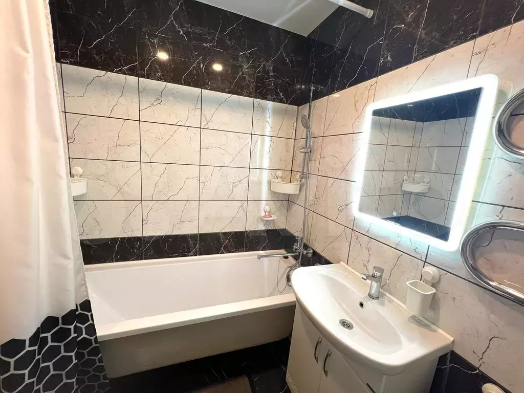 2-к. квартира, 50 м, 4/18 эт. - Фото 1