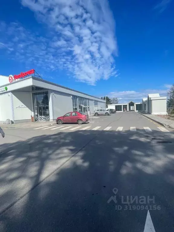 Торговая площадь в Ленинградская область, Ломоносовский район, ... - Фото 0