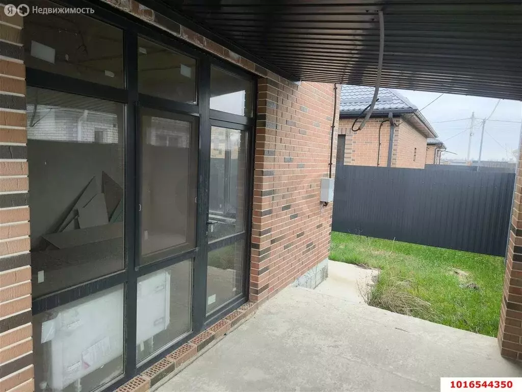 Дом в посёлок Российский, улица имени В.М. Комарова, 93 (95.8 м) - Фото 1