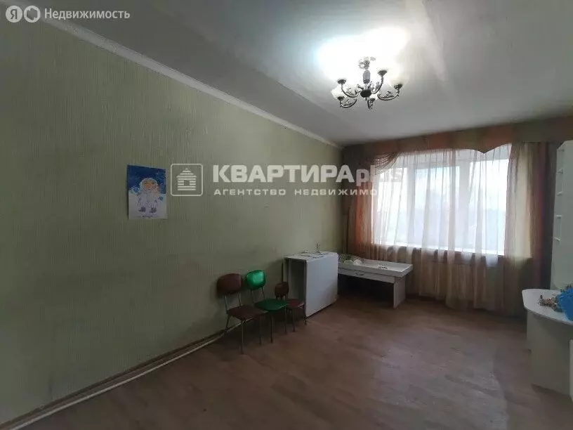 3-комнатная квартира: Невьянск, улица Ленина, 28 (63.3 м) - Фото 1