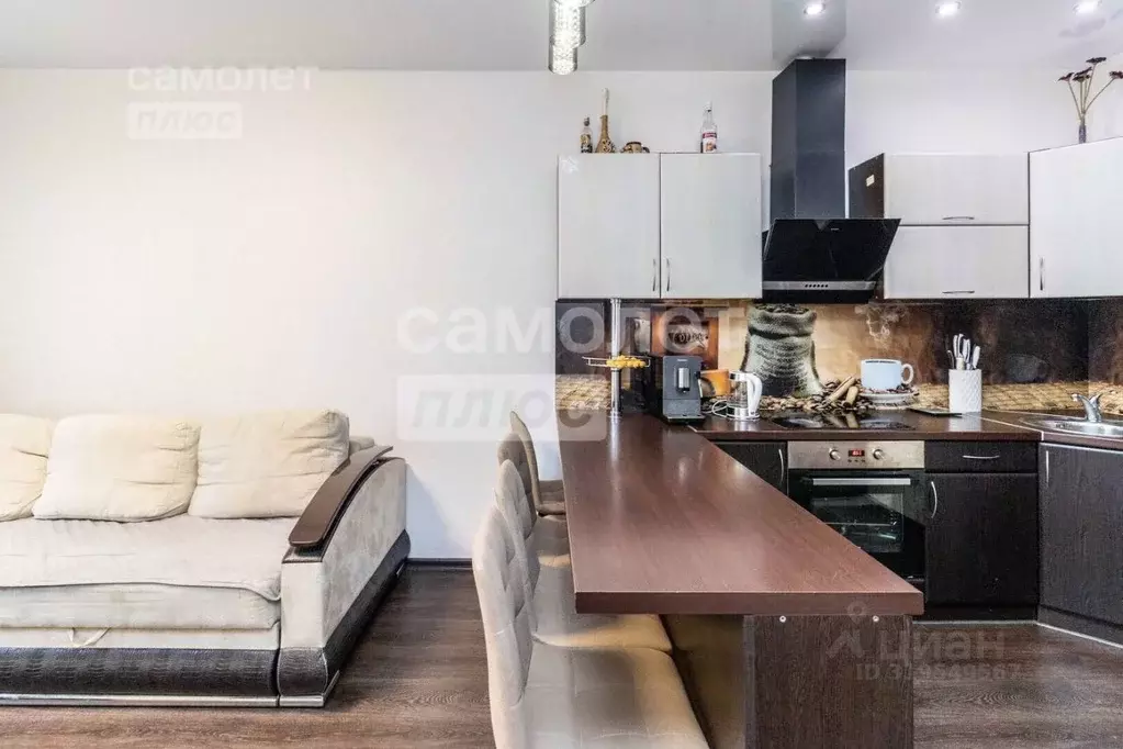 2-к кв. Ханты-Мансийский АО, Сургут Пролетарский просп., 39 (67.9 м) - Фото 2