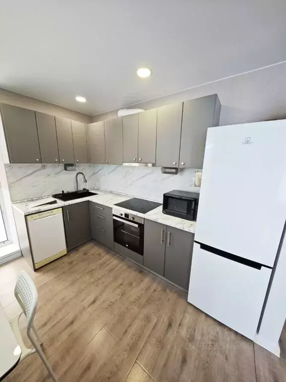 2-к кв. Приморский край, Владивосток ул. Феодосийская, 46 (55.0 м) - Фото 0