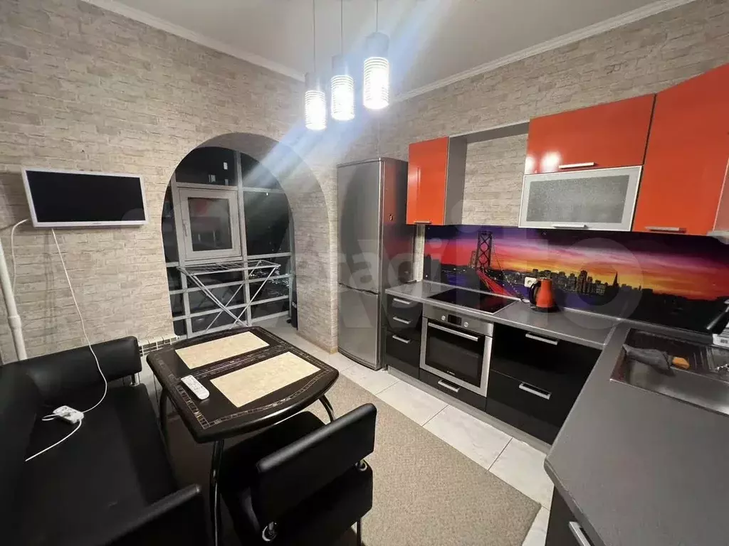 2-к. квартира, 60 м, 10/16 эт. - Фото 0