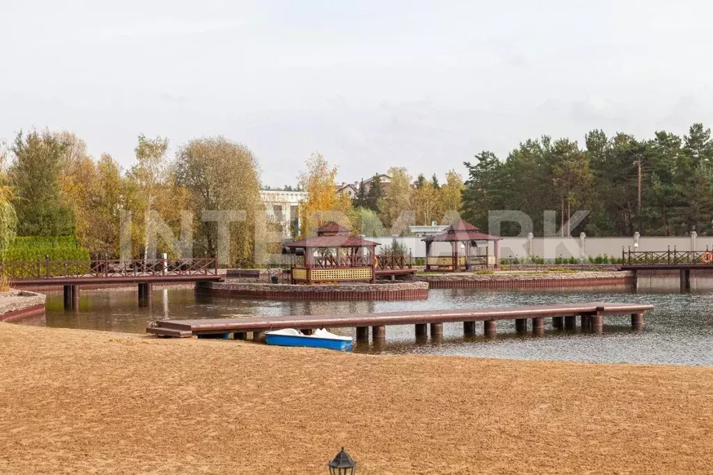 Участок в Московская область, Красногорск городской округ, д. ... - Фото 1