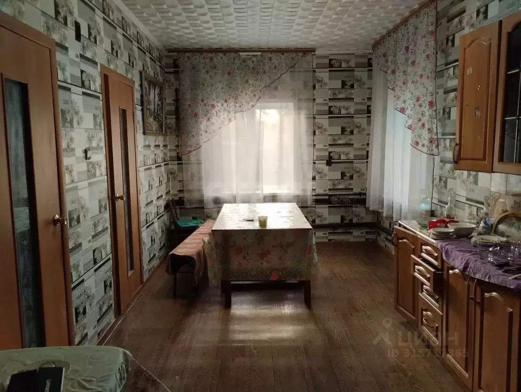 4-к кв. Брянская область, Жуковка ул. Железнодорожный городок, 11 ... - Фото 1