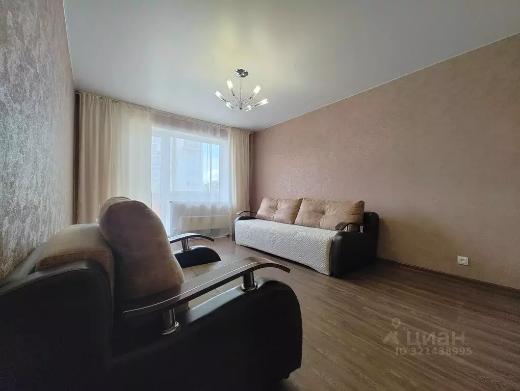 2-к кв. Свердловская область, Екатеринбург ул. Фурманова, 67 (53.0 м) - Фото 0