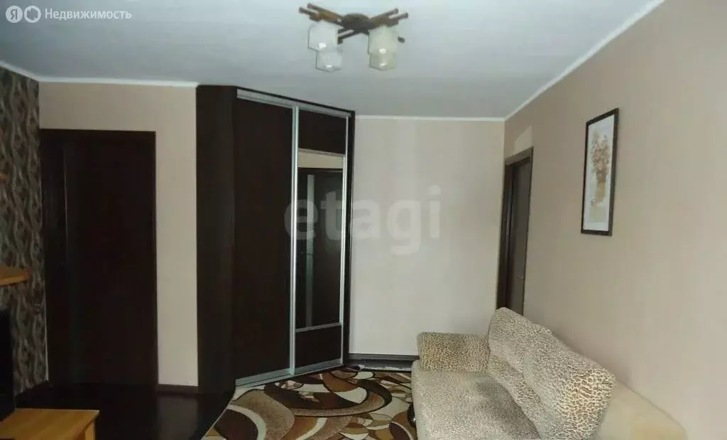 3-комнатная квартира: Омск, улица Маршала Жукова, 148А (41.5 м) - Фото 2