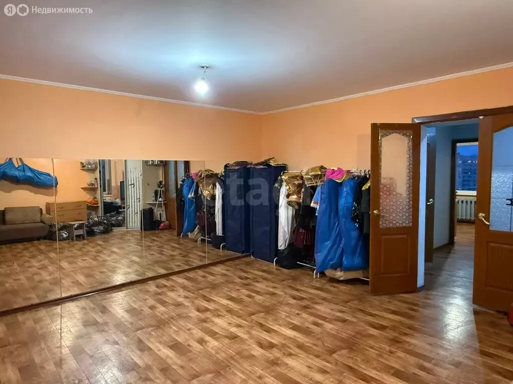 2-комнатная квартира: Энгельс, улица 148-й Черниговской Дивизии, 25 ... - Фото 2