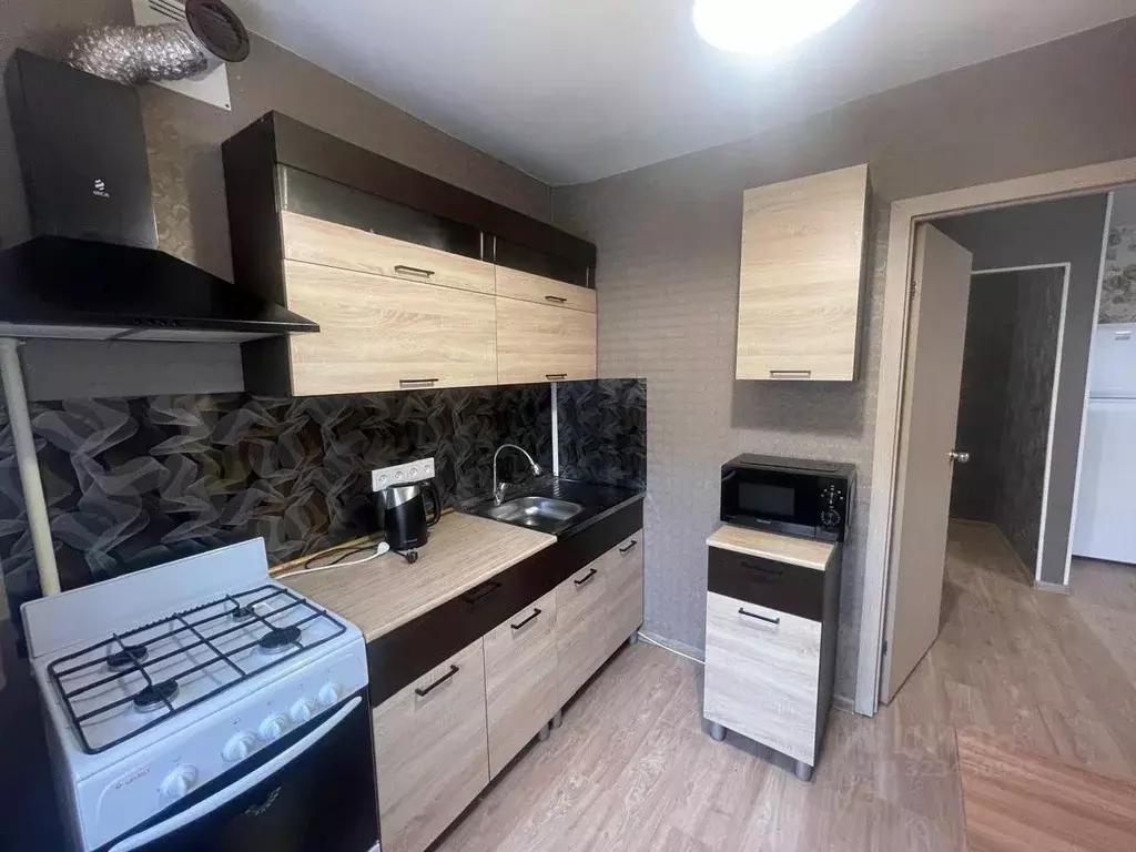 2-к кв. Челябинская область, Челябинск Российская ул., 303 (46.0 м) - Фото 1