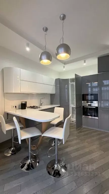 2-к кв. Татарстан, Казань ул. Кави Наджми, 22А (56.9 м) - Фото 1