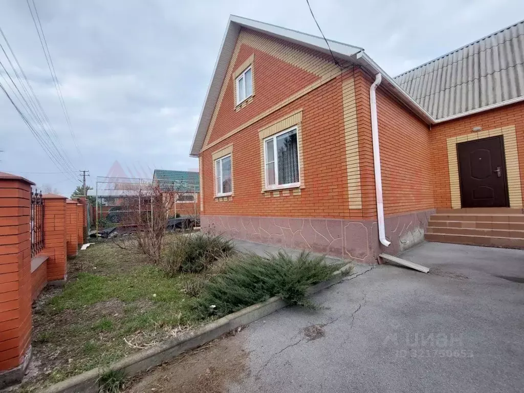 Дом в Ростовская область, Неклиновский район, с. Новобессергеневка ... - Фото 1