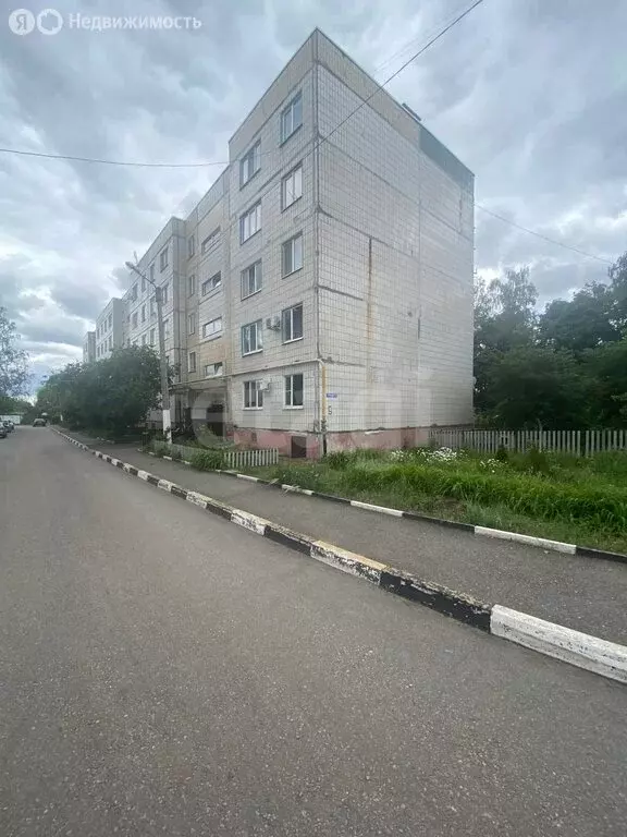 3-комнатная квартира: село Поповка, улица Бельгия, 5 (64.5 м) - Фото 1