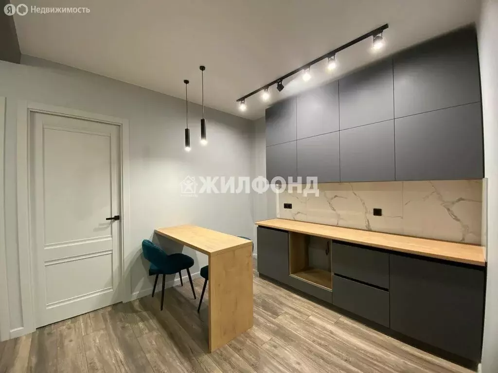 3-комнатная квартира: Кемерово, Московский проспект, 8к1 (53 м) - Фото 1