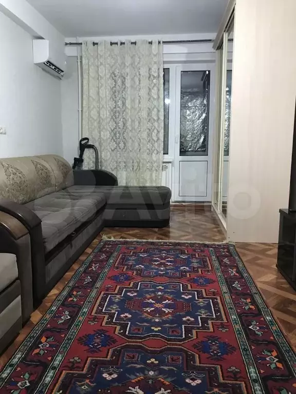 1-к. квартира, 40 м, 1/10 эт. - Фото 1